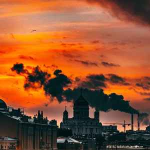 偷拍窝棚里嫖老太视频
